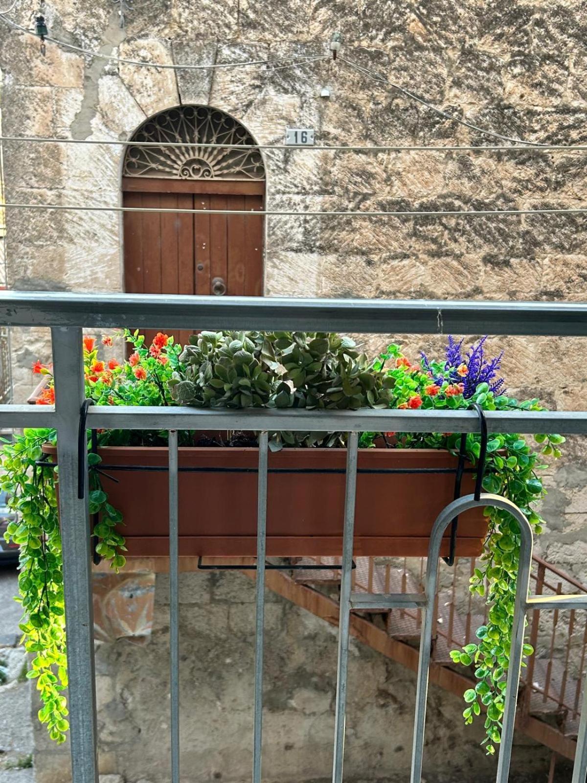 Mussomeli'S Beautiful House Apartment Exterior foto